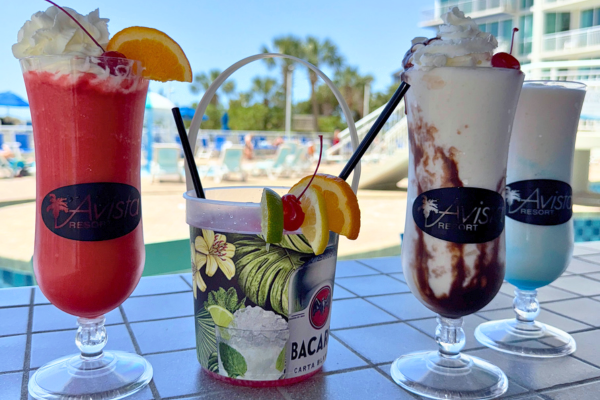 Amenities Sip-N-Dip Pool Bar
