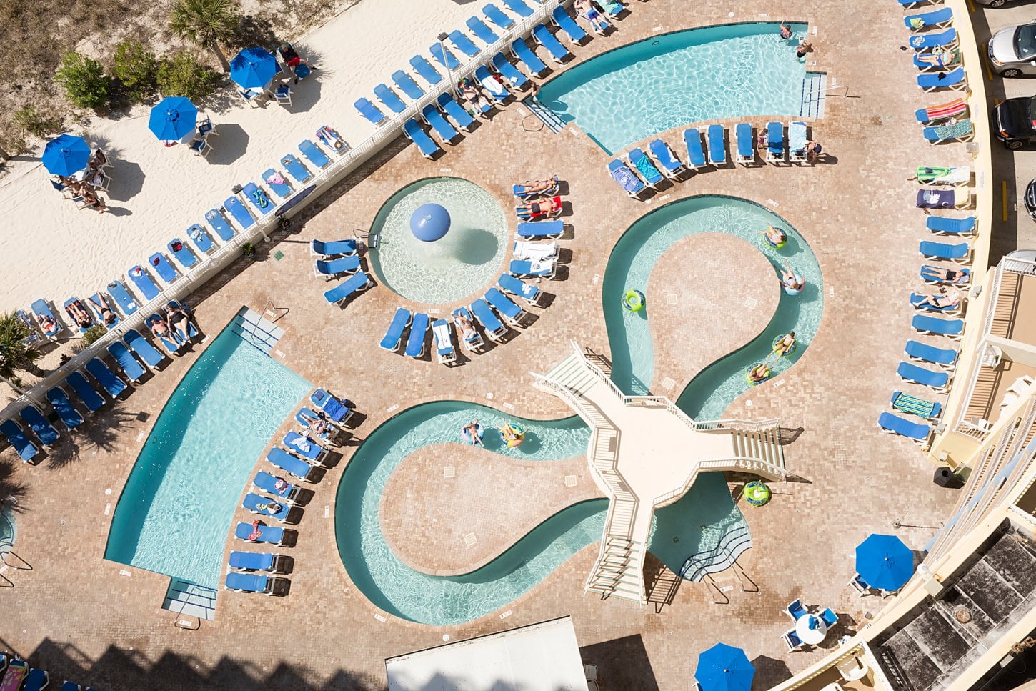 Amenities Outdoor Pools & Lazy River
