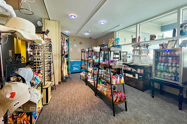 Amenity The Pearl Gift Shop