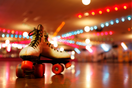 rollerskates in a rink