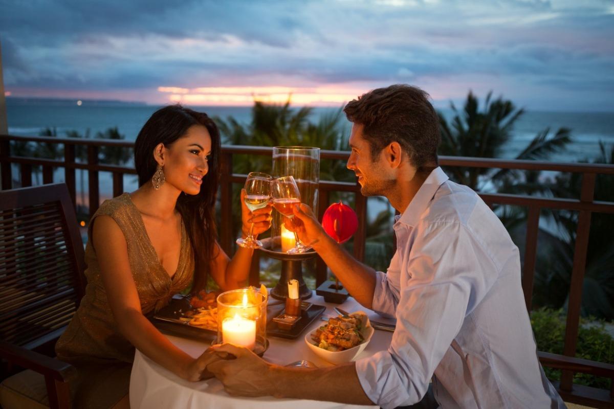 couple at a romantic restaurant for dinner